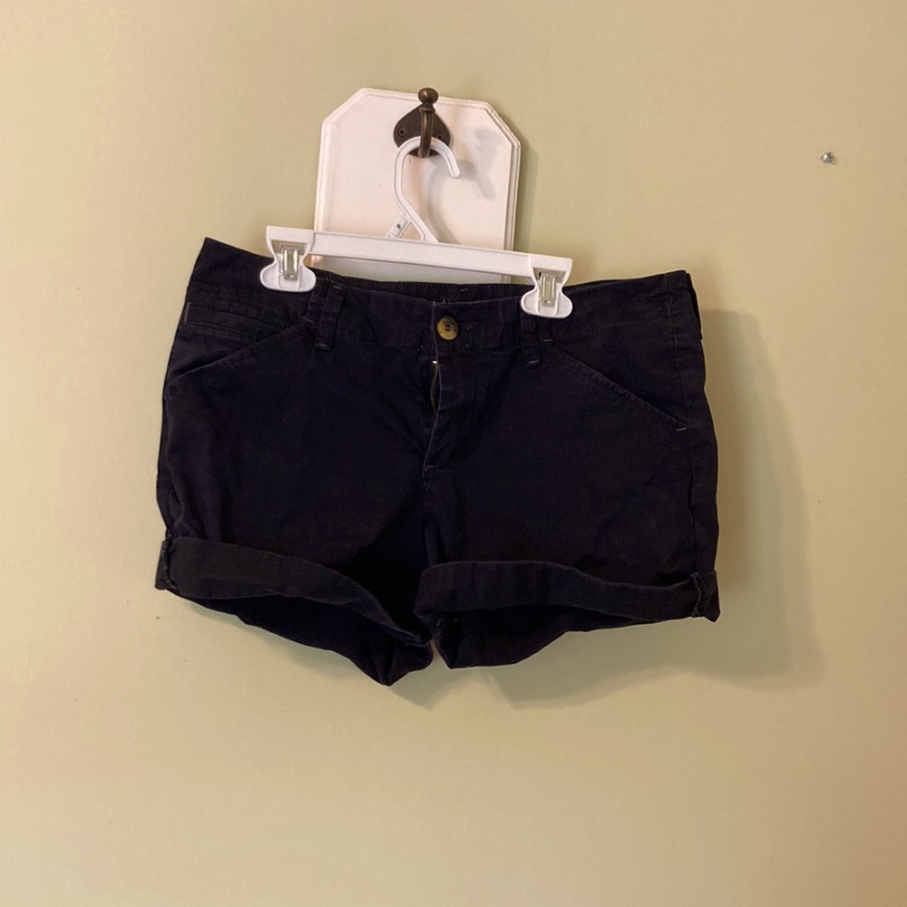 Lee Lowrise Black Short Shorts. Size 4.